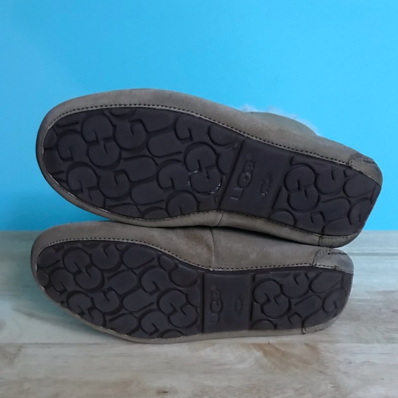 Ugg Moccasin Booties - Picture 3 of 6
